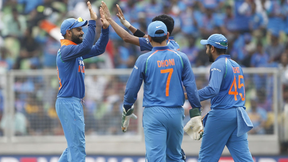 INDvsAUS: सिडनी वनडे से शुरू होगा अलग तरह का मुकाबला, विराट की नजरें सीरीज जीत पर INDvsAUS: सिडनी वनडे से शुरू होगा अलग तरह का मुकाबला, विराट की नजरें सीरीज जीत पर