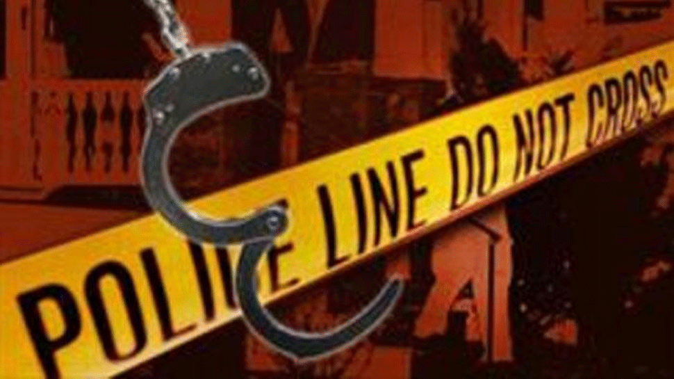 मृतका के पिता और मां सहित तीन लोगों को हिरासत में लेकर पूछताछ कर रही है.(प्रतीकात्मक तस्वीर) मृतका के पिता और मां सहित तीन लोगों को हिरासत में लेकर पूछताछ कर रही है.(प्रतीकात्मक तस्वीर)