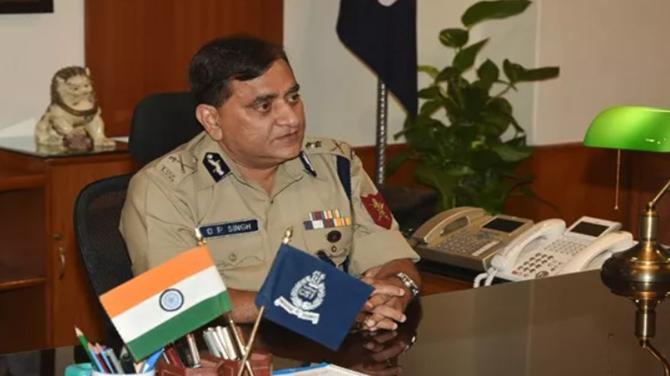 उत्तर प्रदेश पुलिस महानिदेशक ओमप्रकाश सिंह (फाइल फोटो) उत्तर प्रदेश पुलिस महानिदेशक ओमप्रकाश सिंह (फाइल फोटो)
