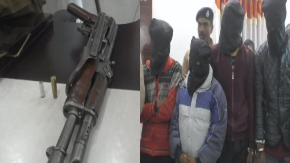 बिहार में अब एके-47 के बाद एके-56 बरामद, छापेमारी के दौरान हथियार के साथ 4 गिरफ्तार बिहार में अब एके-47 के बाद एके-56 बरामद, छापेमारी के दौरान हथियार के साथ 4 गिरफ्तार