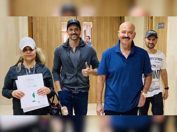 Hrithik Roshan shares new photos of father Rakesh Roshan after his ...