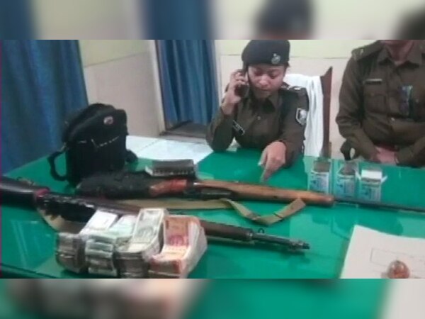 अनंत सिंह के करीबी के घर से हथियार और नकद बरामद किया गया है. (फोटो साभारः ANI)