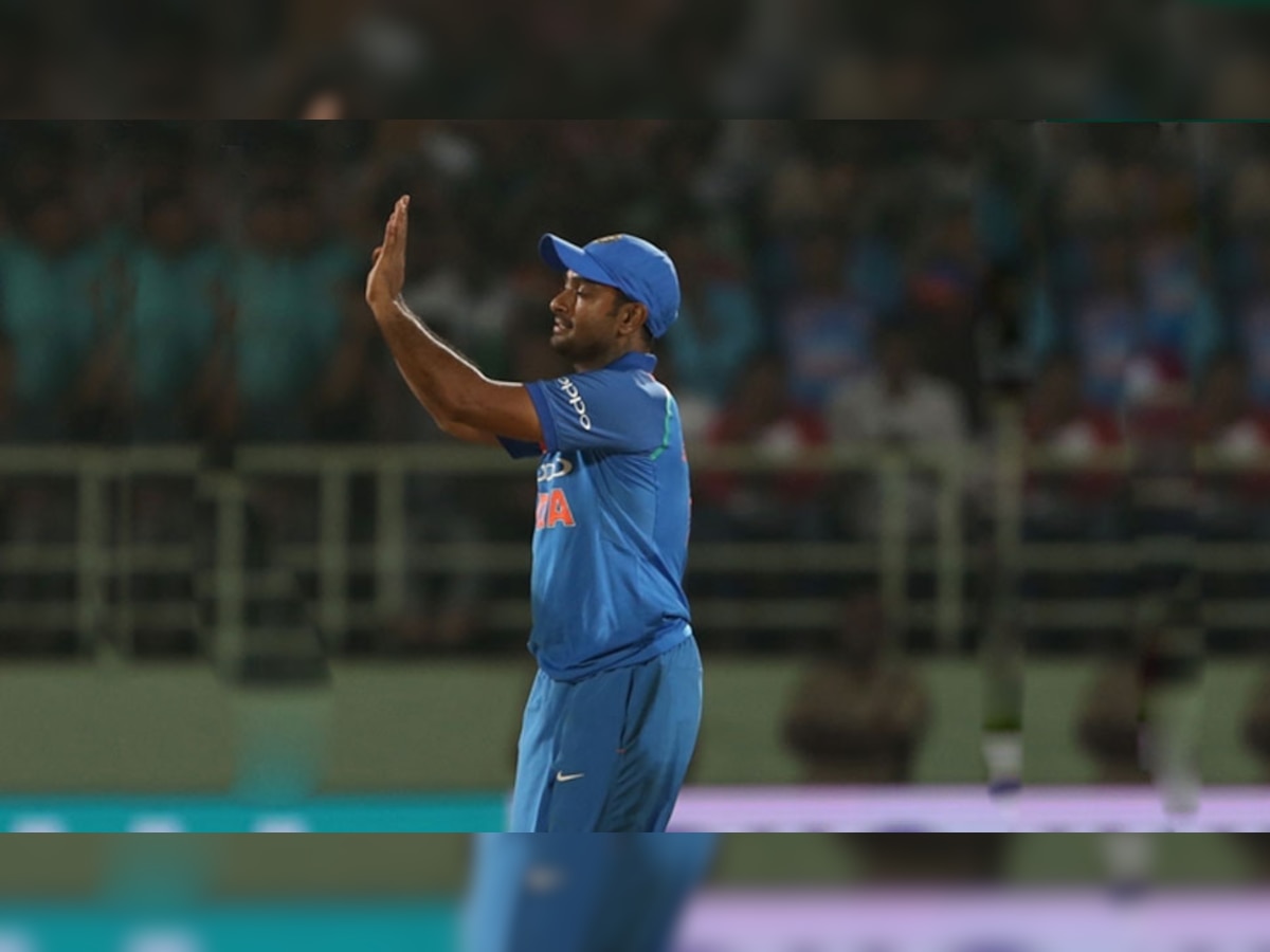 अंबाती रायडू के लिए सिडनी वनडे अच्छा नहीं रहा था, वे बल्ले से भी इस मैच में कुछ कर नहीं सके थे.  (फोटो: IANS)