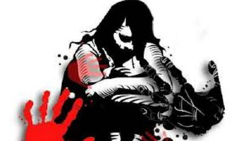 ठाणे में नाबालिग से बलात्कार के आरोप में तीन गिरफ्तार, एक आरोपी फरार ठाणे में नाबालिग से बलात्कार के आरोप में तीन गिरफ्तार, एक आरोपी फरार