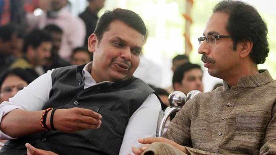 बेस्ट बसों की हड़ताल से परेशान हुए सीएम फडणवीस, मदद के लिए उद्धव ठाकरे को किया फोन!