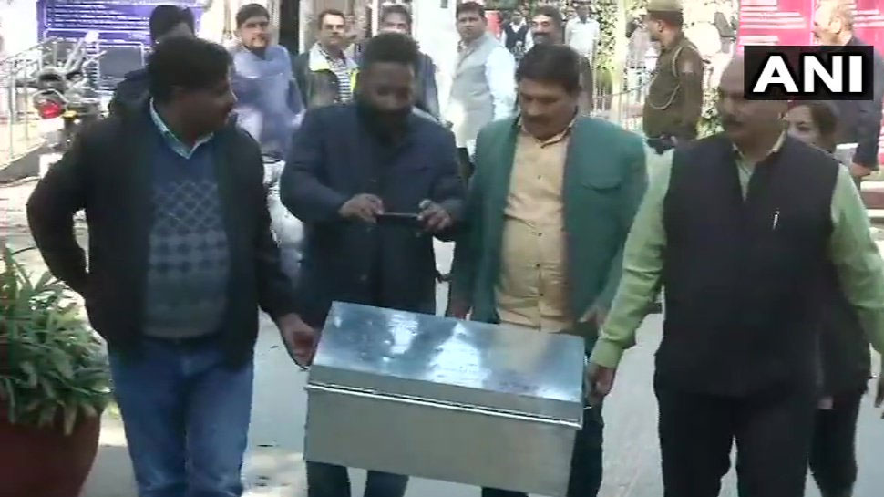 JNU देशद्रोह केस: दिल्ली पुलिस ने दाखिल की 1200 पेज की चार्जशीट, कन्हैया कुमार ने कही ये बात
