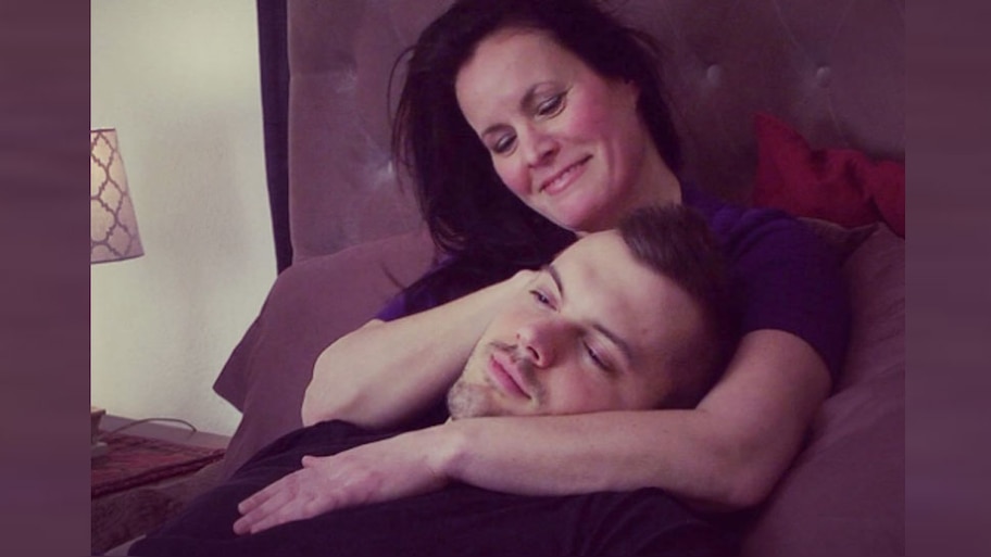 Robin Stine earns million by Cuddling and Snuggling people | स्ट्रेस ...