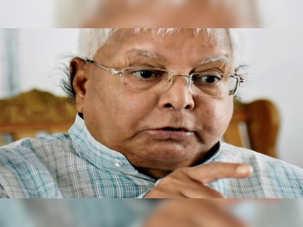 लालू यादव ने ट्वीट कर लोगों से अपील की है लोग नफरत करने वालों से सावधान रहें.(फाइल फोटो)