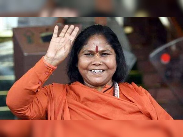 महामंडलेश्वर पदवी के लिए कई लोगों ने आवेदन किया था, लेकिन इसके लिए बाजी साध्वी निरंजन ज्योति योग्य पाई गई्ं.