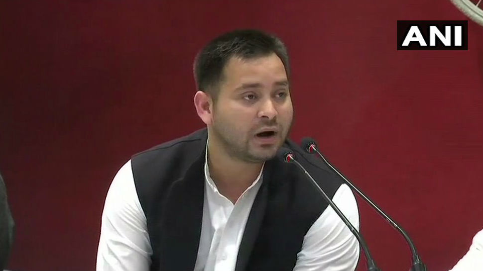 तेजस्वी ने कहा कि इस समय देश में अघोषित इमरजेंसी है.(तस्वीर साभार: एएनआई) तेजस्वी ने कहा कि इस समय देश में अघोषित इमरजेंसी है.(तस्वीर साभार: एएनआई)