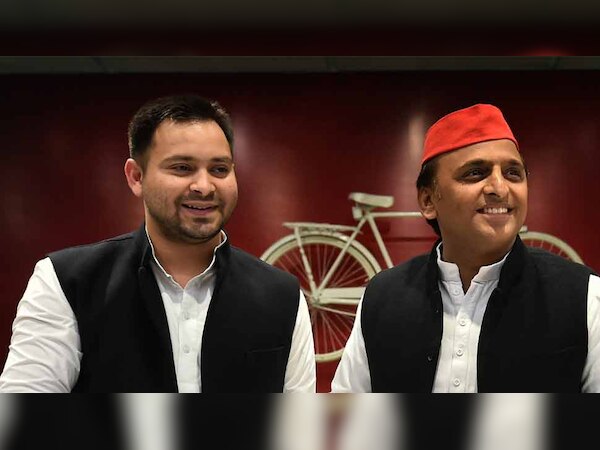 सुशील मोदी ने कहा कि अखिलेश को याद होगा कि उनके पिता का अपमान किसने किया था...