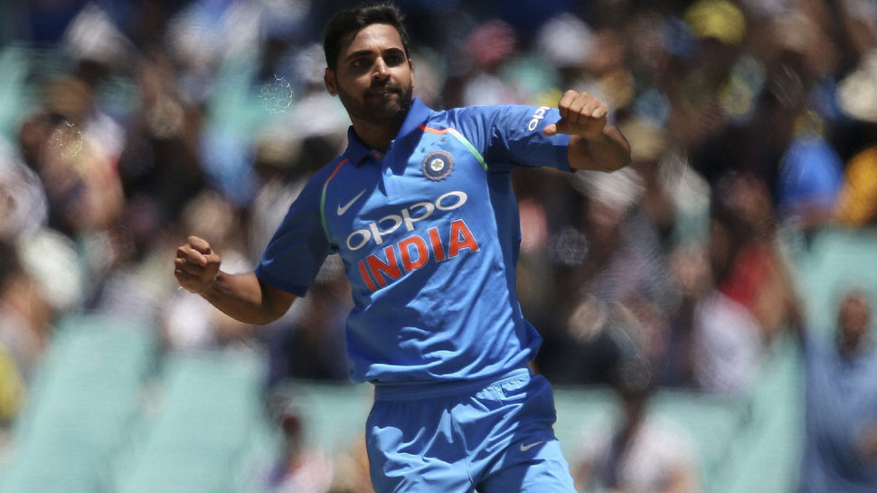 भुवनेश्वर कुमार ने पहले टेस्ट 10 ओवर के स्पेल में 66 रन दिए थे. हालांकि, उन्होंने 2 विकेट भी लिए थे. (फोटो: PTI) भुवनेश्वर कुमार ने पहले टेस्ट 10 ओवर के स्पेल में 66 रन दिए थे. हालांकि, उन्होंने 2 विकेट भी लिए थे. (फोटो: PTI)