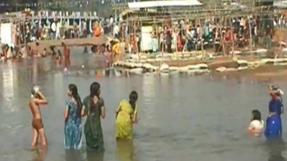 इस विशेष अवसर पर रजरप्पा में मेला का आयोजन भी किया गया है. इस विशेष अवसर पर रजरप्पा में मेला का आयोजन भी किया गया है.