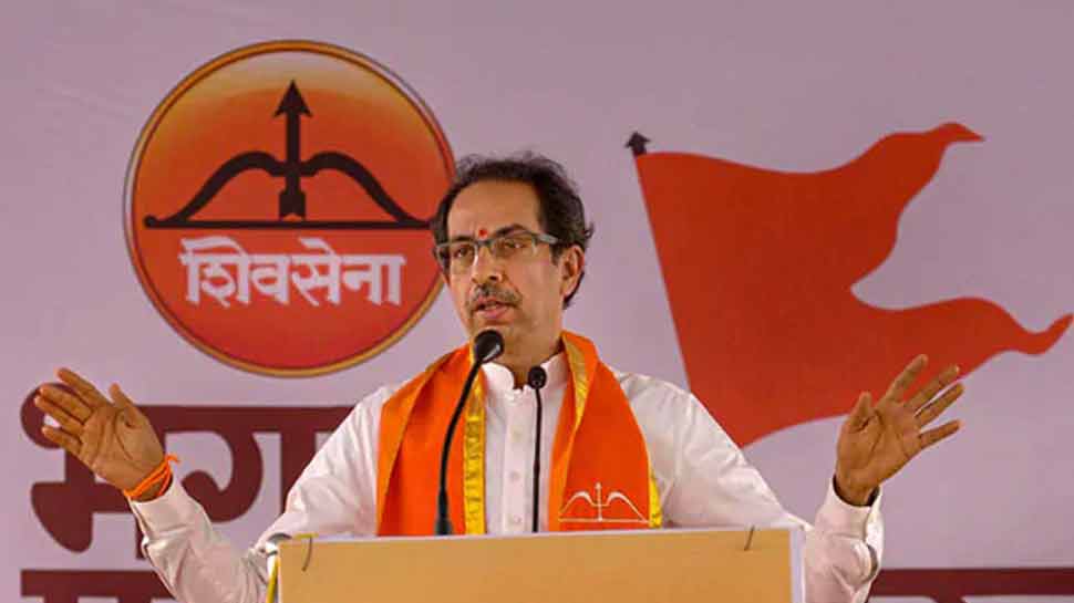 शिवसेना ने साधा सरकार पर निशाना, केंद्र की योजना को बताया बकाए की ‘मुद्रा’ शिवसेना ने साधा सरकार पर निशाना, केंद्र की योजना को बताया बकाए की ‘मुद्रा’