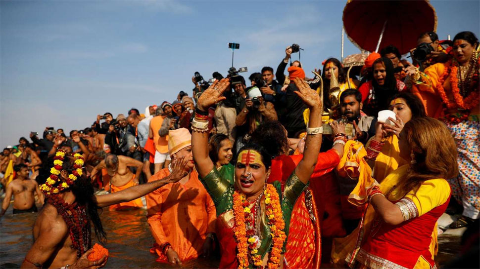 ट्रांसजेंडर साधुओं के साथ किन्नर अखाड़ा ने कुंभ में आगाज किया. किन्नर अखाड़ा, Kinnar Akhara, pilgrims