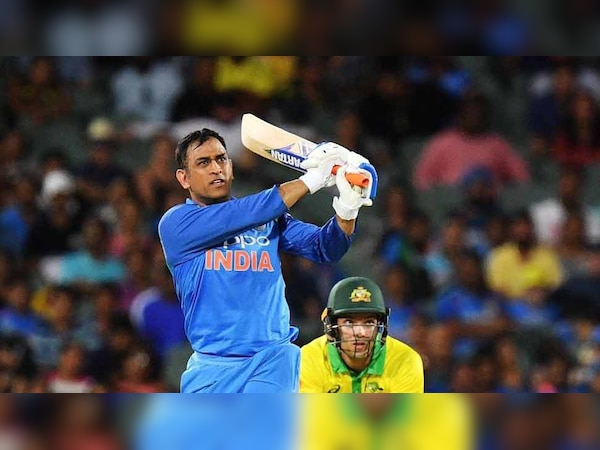 मैच के बाद कप्तान विराट कोहली ने धोनी की जमकर प्रशंसा की...