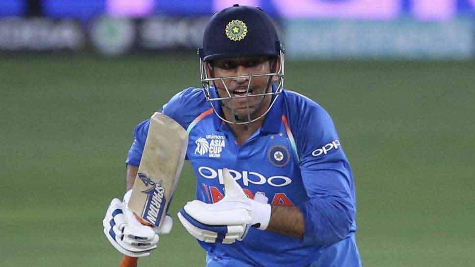 एडिलेड में दिखा धोनी ने पुराना अंदाज MS dhoni shows it old color in Adelaide