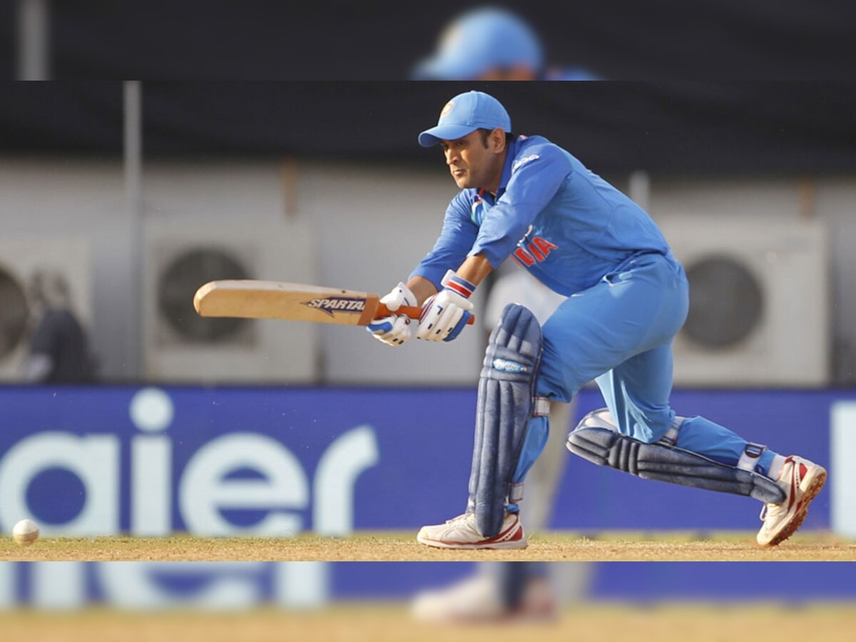 महेंद्र सिंह धोनी ने ऑस्ट्रेलिया के खिलाफ दूसरे वनडे में 55 रन बनाए थे. (फाइल फोटो) 