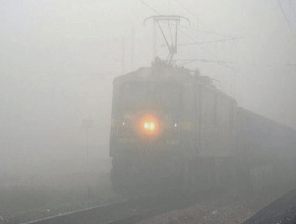 कई ट्रेनें लेट Cold winds in delhi NCR-3