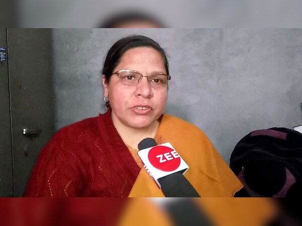 अधिवक्ता फराह फैज.