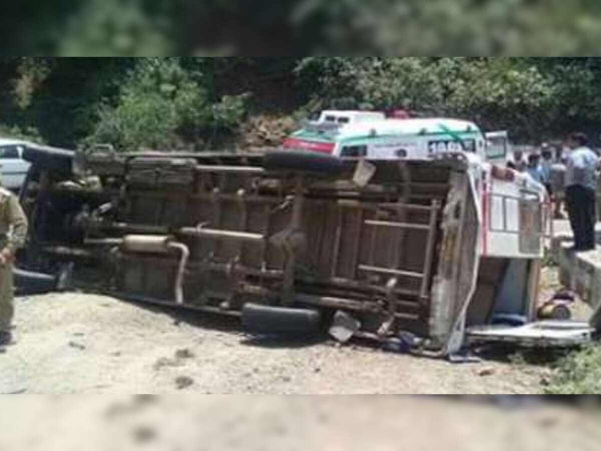 भूटान से आ रही टूरिस्ट बस सुपौल में दुर्घटनाग्रस्त.