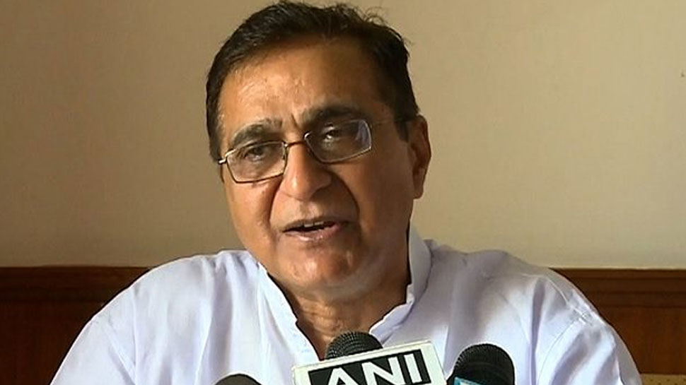 कांग्रेस की मध्य प्रदेश इकाई के प्रभारी और राष्ट्रीय महासचिव दीपक बावरिया. कांग्रेस की मध्य प्रदेश इकाई के प्रभारी और राष्ट्रीय महासचिव दीपक बावरिया.