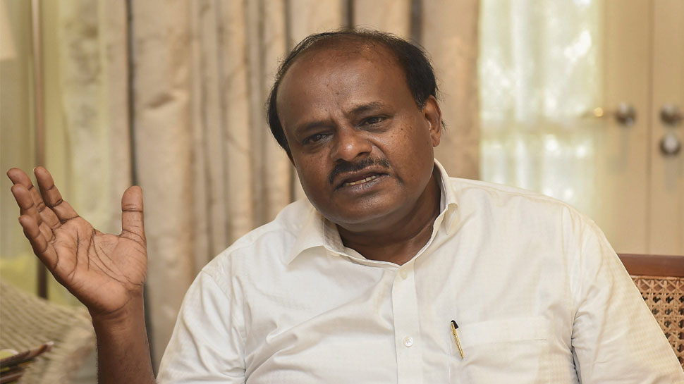 कर्नाटक: कुमारस्वामी सरकार पर छाया संकट टला! कई नाराज विधायक वापस लौटे कर्नाटक: कुमारस्वामी सरकार पर छाया संकट टला! कई नाराज विधायक वापस लौटे