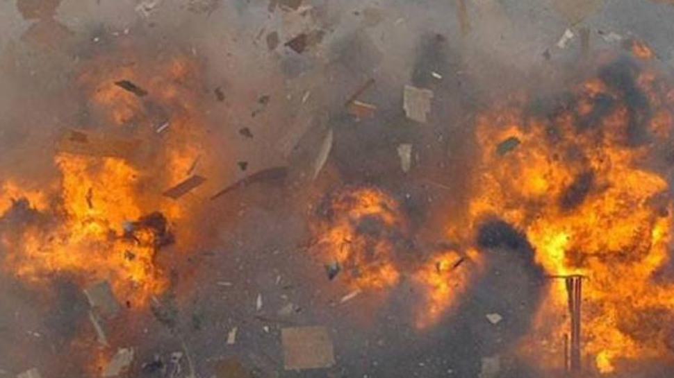 स्कूल वैन आग मामला: जिंदगी से हारा एक और बच्चा, हुई मौत स्कूल वैन आग मामला: जिंदगी से हारा एक और बच्चा, हुई मौत