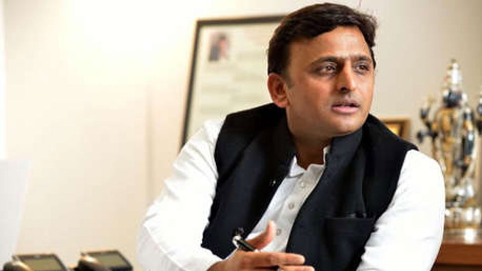 TMC की रैली में भाग लेने कोलकाता पहुंचे अखिलेश ने कहा, 'नए PM की बाट जोह रहा है देश'