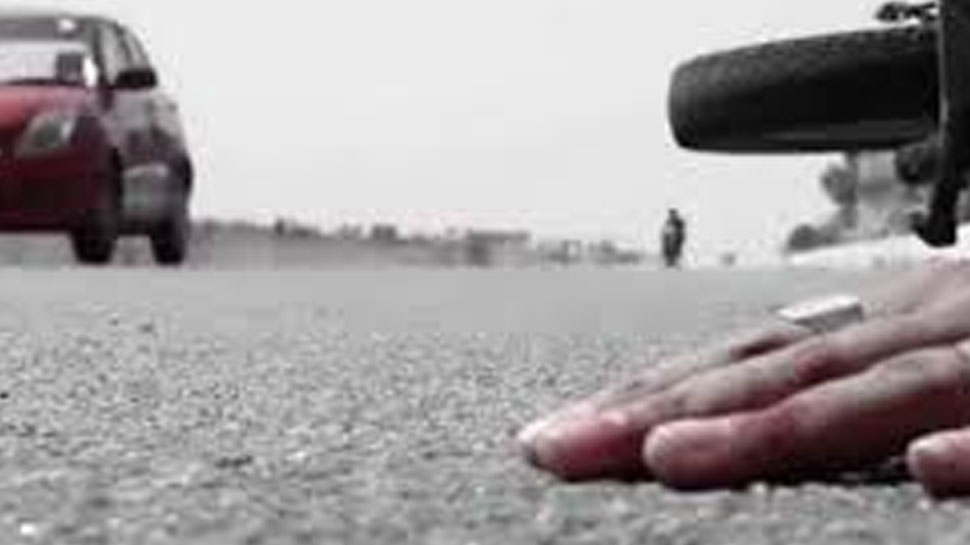 ट्रक ने होमगार्ड जवान को कुचल दिया. (प्रतीकात्मक फोटो) ट्रक ने होमगार्ड जवान को कुचल दिया. (प्रतीकात्मक फोटो)