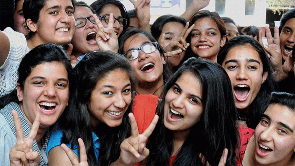 बोर्ड Exams के दौरान बच्चों पर न बनाएं अच्छे मार्क्स का दबाव और तनाव से रखें दूर बोर्ड Exams के दौरान बच्चों पर न बनाएं अच्छे मार्क्स का दबाव और तनाव से रखें दूर