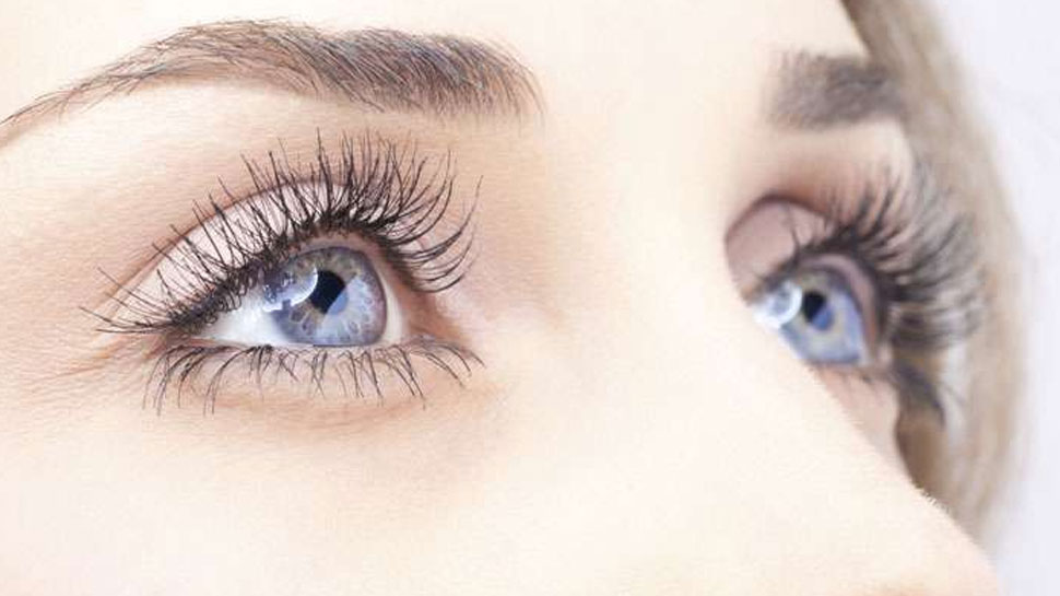 अक्सर सर्दियों में ड्राई-आई सिंड्रोम होने का खतरा रहता है. अक्सर सर्दियों में ड्राई-आई सिंड्रोम होने का खतरा रहता है.