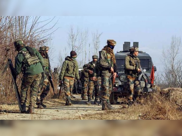  कश्मीर में सुरक्षाबलों पर 10 दिन में 6 बार ग्रेनेड हमले, ISI ने आतंकियों को दी बड़ी खेप