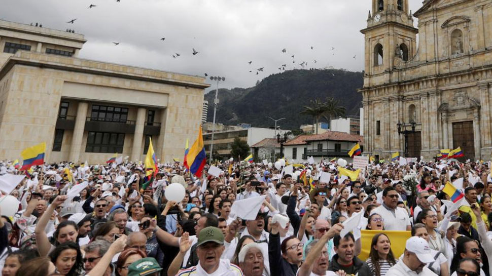 हमले के लिए ईएलएन विद्रोहियों को जिम्मेदार ठहराया जा रहा है हमले के लिए ईएलएन विद्रोहियों को जिम्मेदार ठहराया जा रहा है