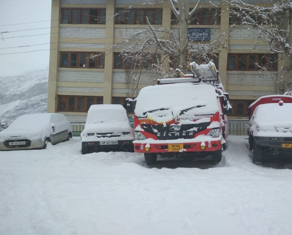 शून्य से इतना नीचे गया पारा Keylong in Lahaul-Spiti district fresh snowfall-4