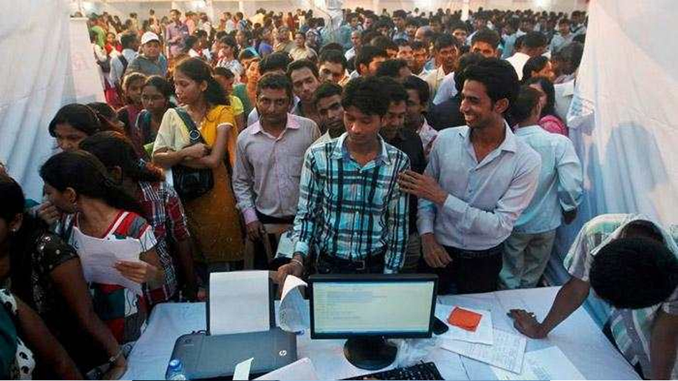 दिल्ली में लगा रोजगार मेला, 76 कंपनियां युवाओं को देंगी नौकरी का मौका