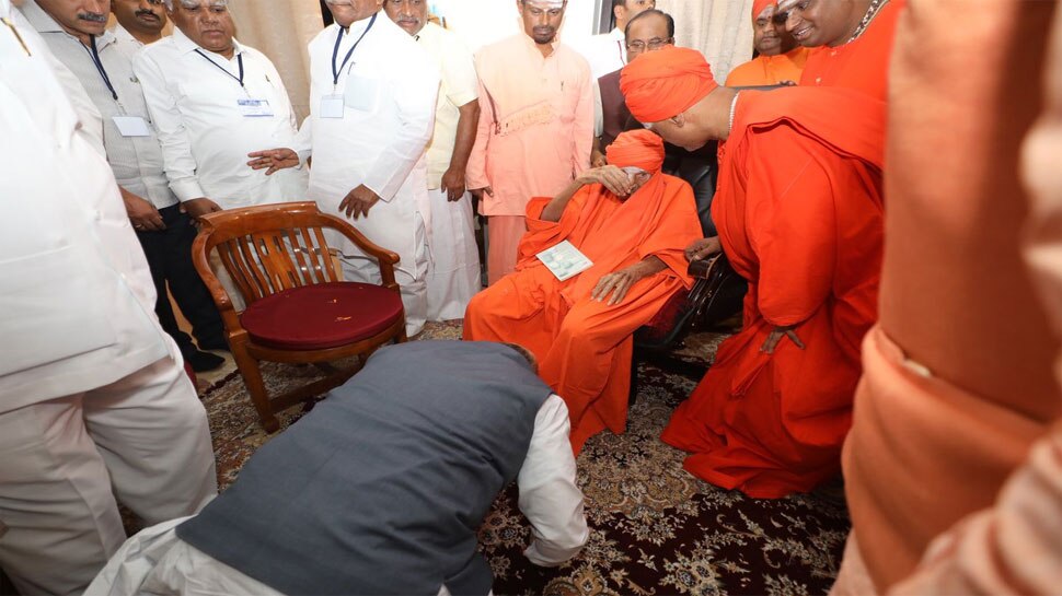 अमित शाह ने भी लिया था आशीर्वाद story of spiritual leader Sree Sree Sree Sivakumara Swamigalu