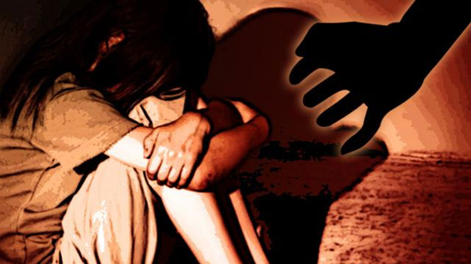 स्कूल में बंधक बनाकर छात्रा से रेप, दो शिक्षकों सहित तीन आरोपी गिरफ्तार