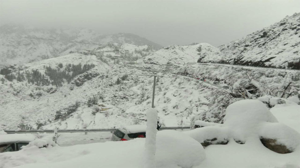 बर्फबारी का जमकर एन्जॉय किया Snowfall