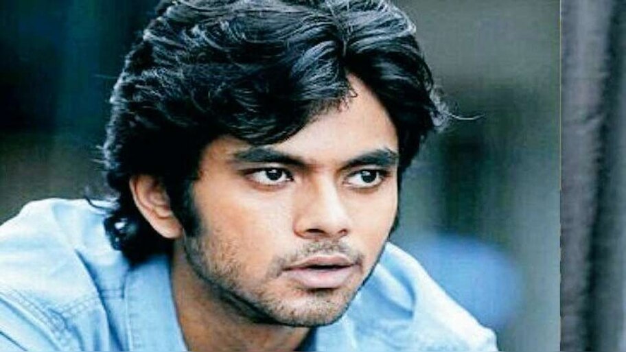 Confirm : परेश रावल के बेटे की हुई बॉलीवुड में एंट्री, इस डायरेक्टर ने दिया पहला मौका 