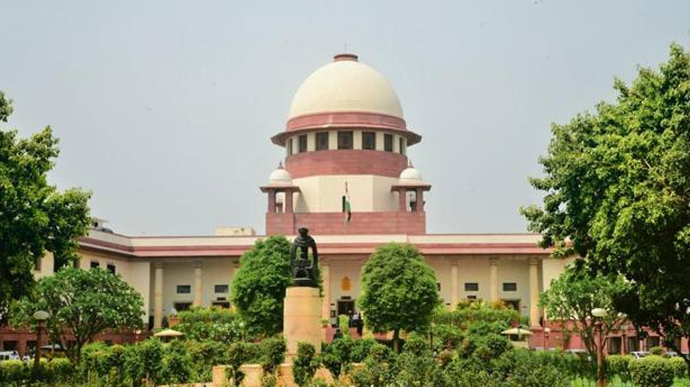 सुप्रीम कोर्ट ने सेना को महिला लेफ्टिनेंट कर्नल को परेशान न करने की दी हिदायत सुप्रीम कोर्ट ने सेना को महिला लेफ्टिनेंट कर्नल को परेशान न करने की दी हिदायत