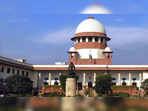 SC/ST एक्ट:  बदलाव के खिलाफ पुनर्विचार याचिका पर सुप्रीम कोर्ट में नई बेंच का होगा गठन