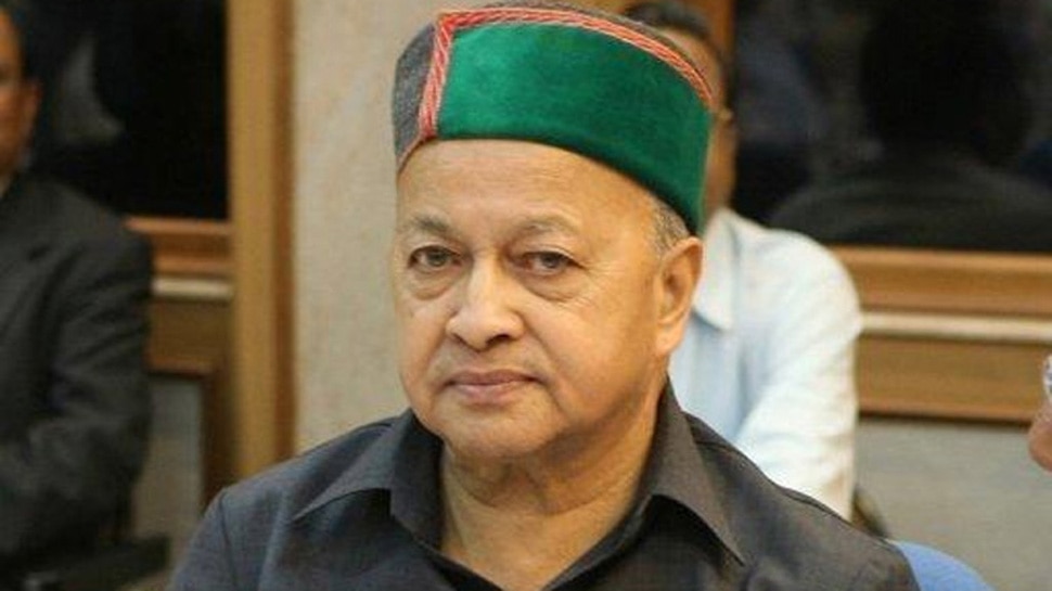 हिमाचल के पूर्व CM वीरभद्र और उनकी पत्नी की याचिका पर सुनवाई से जज हुए अलग