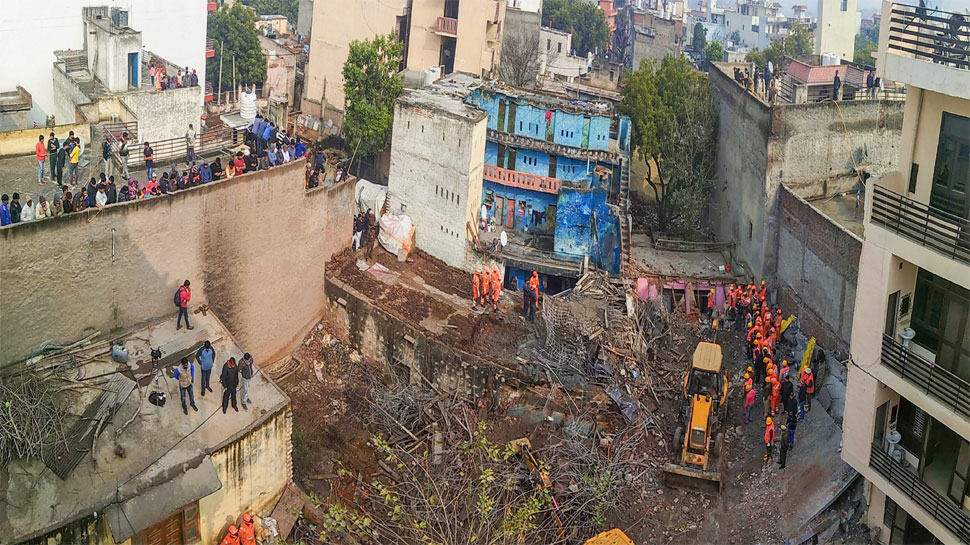 गुरुग्राम: निर्माणाधीन चार मंजिला इमारत ढही, 6 लोगों की मौत