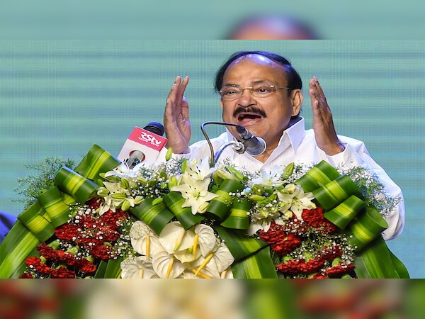 काले धन के विषय पर उपराष्ट्रपति एम वेंकैया नायडू ने कहा कि यह वैश्विक समुदाय के लिए समस्या है और सभी देशों को मिलकर काम करना चाहिए, (फोटो साभार - PTI)