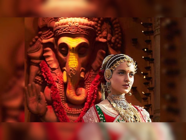 यह फिल्म जहां भारत में 3000 स्क्रीन, तो वहीं विश्व की 50 देशों में 700 स्क्रीन्स में लगी है (फिल्म पोस्टर)