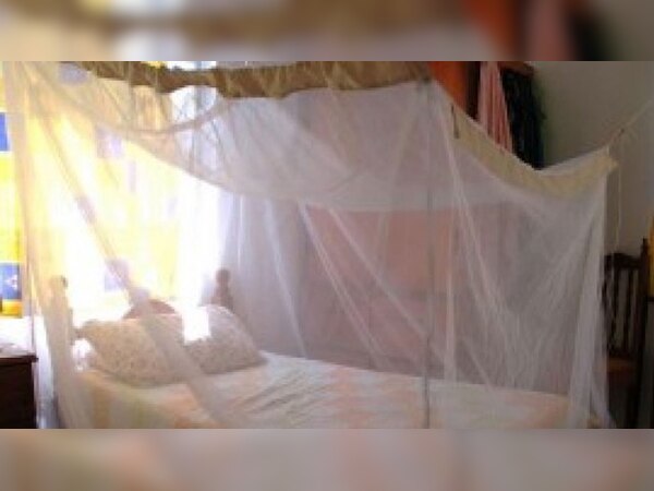 मच्छरदानियों को नई तकनीक के जरिए "लांग लस्टिंग इन्सेक्टीसाइडल नेट" से बनाया गया है. (फाइल फोटो)