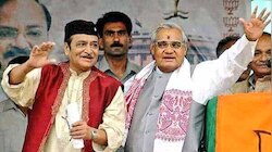 10 साल की उम्र में हजारिका ने गाया था पहला गाना, अटल के कहने पर 2004 में लड़ा चुनाव