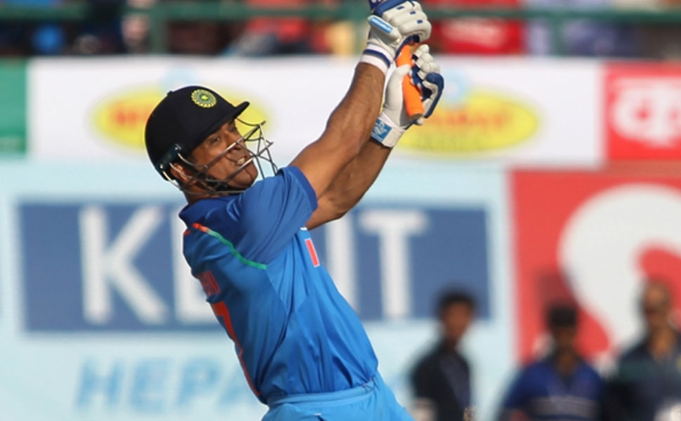 INDvsNZ: धोनी ने कंगारुओं पर हल्ला बोलने के बाद कीवियों की ली खबर, चुन-चुनकर लगाए शॉट्स INDvsNZ: धोनी ने कंगारुओं पर हल्ला बोलने के बाद कीवियों की ली खबर, चुन-चुनकर लगाए शॉट्स