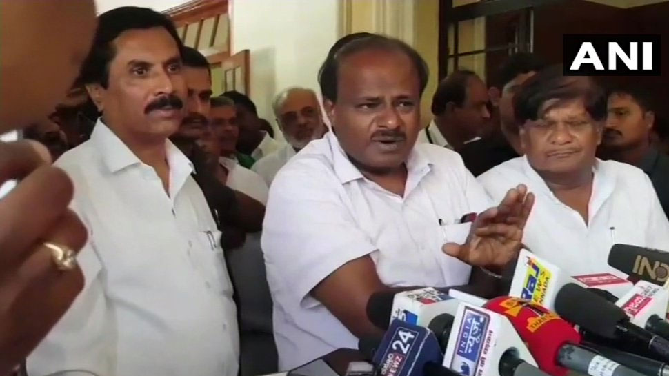 कर्नाटक CM कुमारस्वामी बोले, 'BJP का ऑपरेशन लोटस अब भी जारी', येदियुरप्पा ने आरोप नकारा कर्नाटक CM कुमारस्वामी बोले, 'BJP का ऑपरेशन लोटस अब भी जारी', येदियुरप्पा ने आरोप नकारा